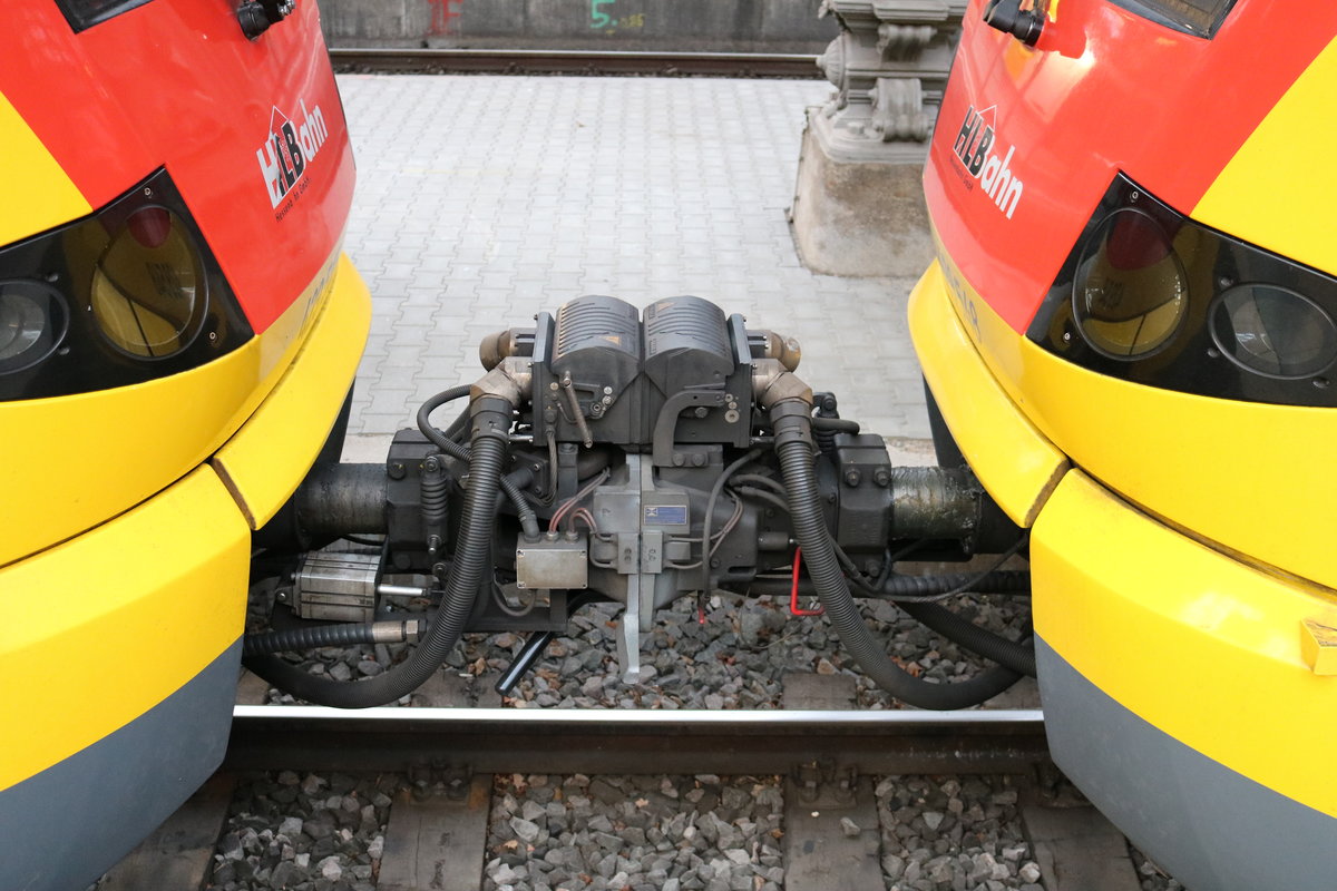 HLB Stadler Flirt 429 545 und 429 548 gekuppelt am 27.01.18 in Frankfurt am Main Hbf