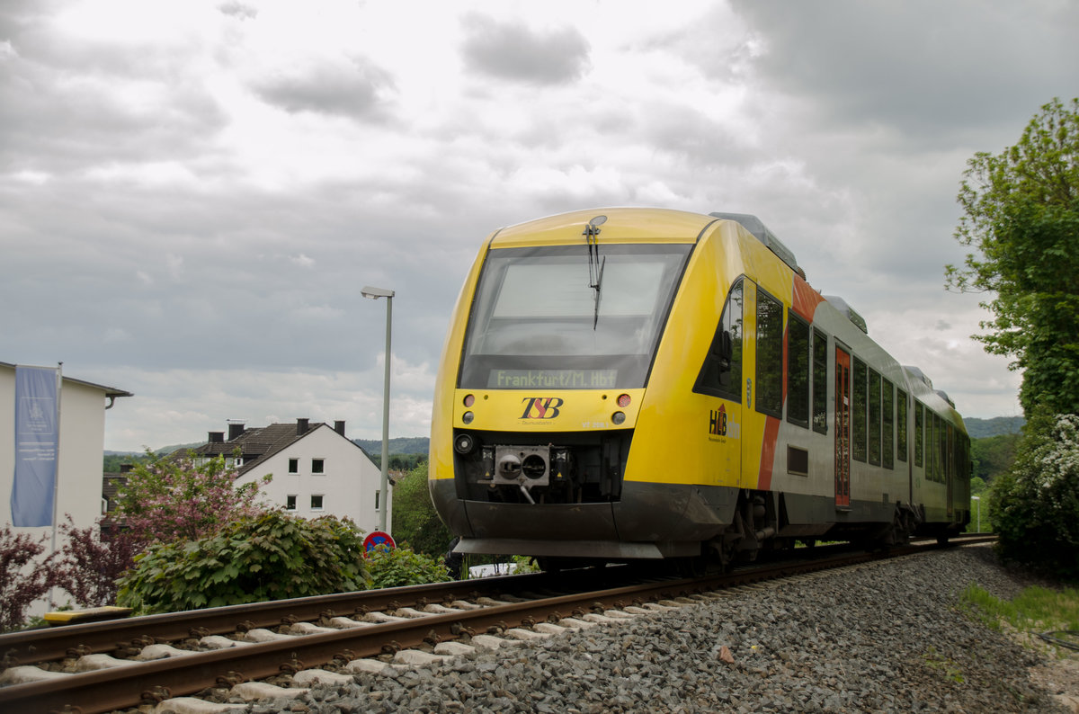 HLB-VT-208-1. NachschussVT 208-1 bei der Ausfahrt des Bahnhof Königstein im Taunus
16.05.2016