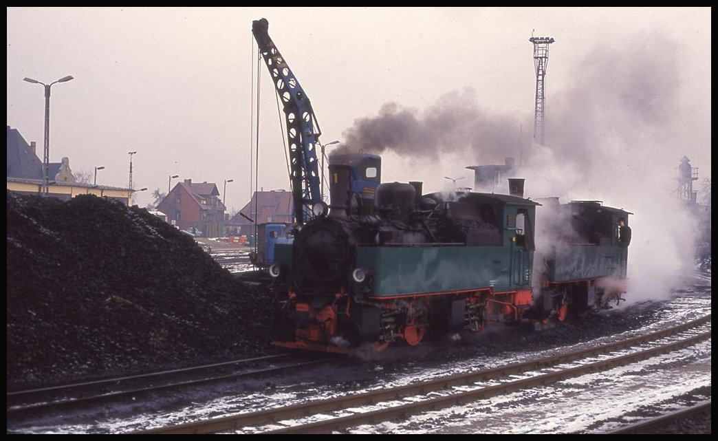 HSB Mallets Lok 11 und Lok 13 werden am 19.2.1994 im BW Wernigerode bekohlt.
