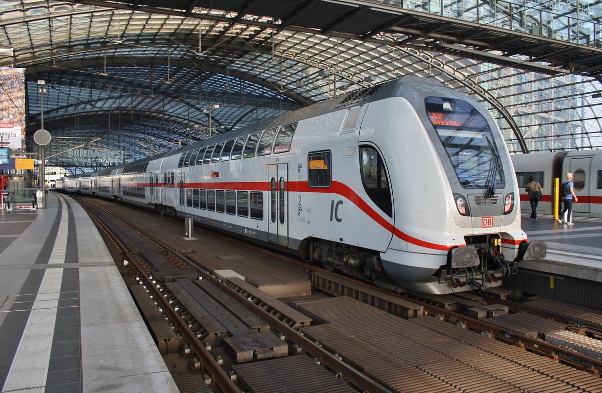 IC2432  Ostfriesland  hat am 14.5.2017 auf der Fahrt von Berlin Ostbahnhof nach Norddeich Mole den Berliner Hauptbahnhof erreicht. Zuglok war 146 577-2.