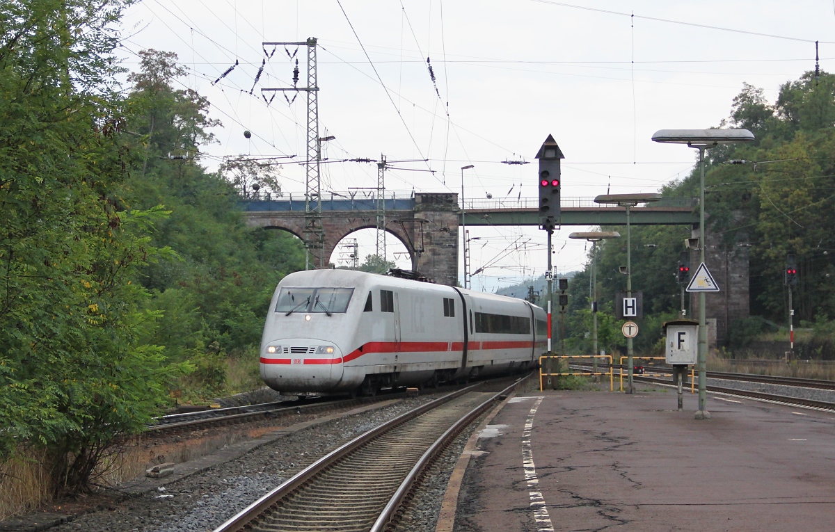 ICE 1 Umleiter aus Richtung Kassel kommend zur Weiterfahrt gen Osten. Aufgenommen am 12.09.2013 in Eichenberg.