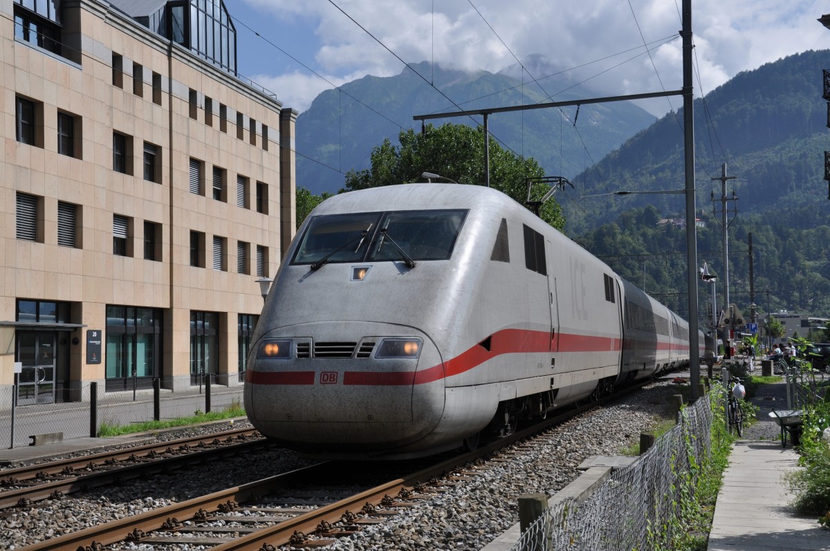 ICE 401 086-4 fährt zum Bahnhof Interlaken Ost. Die Aufnahme stammt vom 31.07.2014.