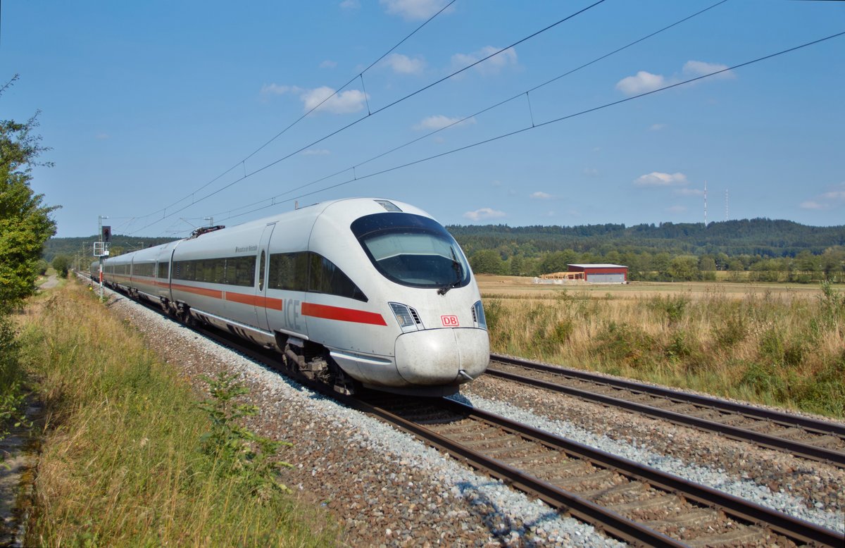 ICE 411 501-0  Neustadt an der Weinstraße  ist am 16.08.2018 in Richtung Passau bei Pölling unterwegs.