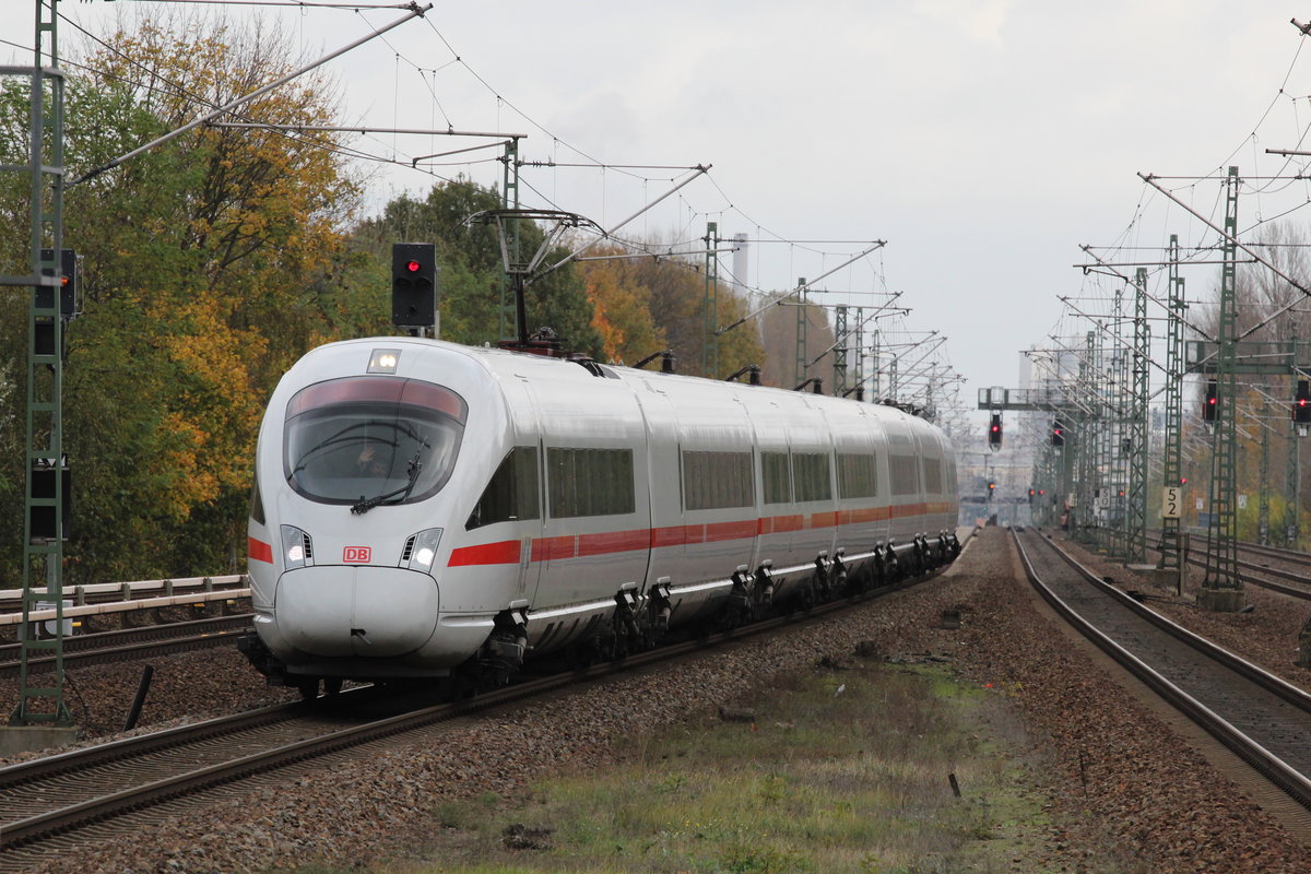 ICE-T am 03.11.2017 von Berlin-Hbf. kommend kurz vor dem Durchhfahren des Bahnhofes Berlin-Jungfernheide Richtung Berlin-Spandau.