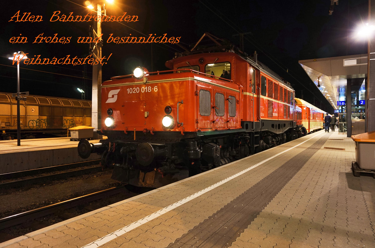 Ich wünsche euch allen bei bahnbilder.de frohe Festtage!

Zum Bild:
1020 018-6 hält mit dem SR 17405 von Salzburg Mülln-Altstadt im Bahnhof Spittal-Millstättersee. Hier wurde gestürzt und dann ging es als SR 17403 nach Lienz weiter.

Aufgenommen am 10.12.2016.