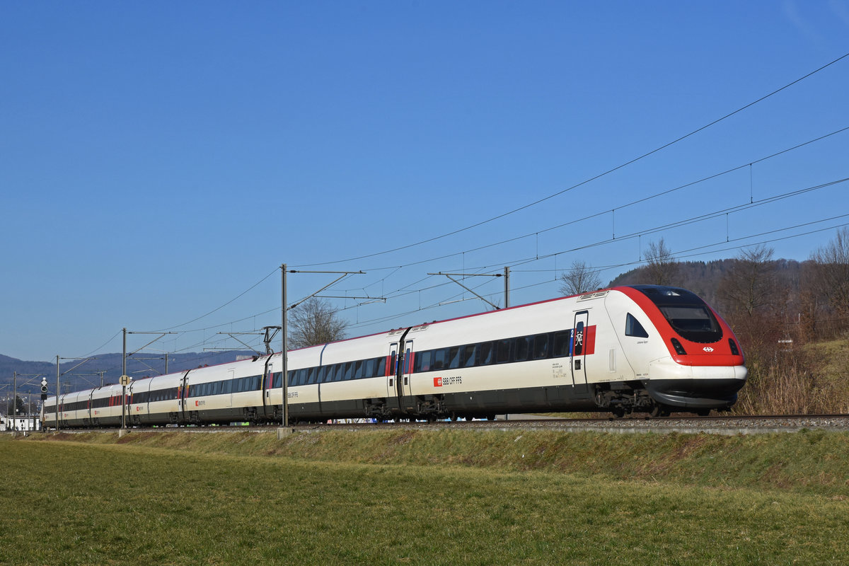 ICN 500 006  Johanna Spyri  fährt Richtung Bahnhof Sissach. Die Aufnahme stammt vom 27.02.2019.