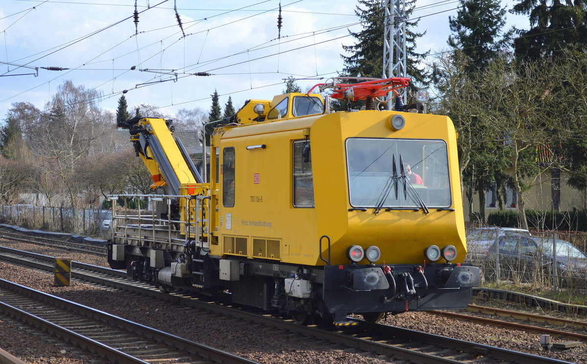 IFO 703 106-5 der DB Netz Instandhaltung am 21.02.18 Richtung Erkner in Berlin Hirschgarten. 
