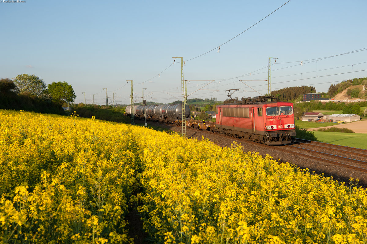 Immer Mal wieder verirrt sich an die Güterzugleistungen von Leipzig bzw. Zwickau auch eine Baureihe 155. So auch am 8. Mai, als 155 128 mit dem EZ 51719 von Zwickau nach Nürnberg die letzten Meter bis Hof zurücklegt. Ab Hof geht dann eine Nürnberger 232/233 an den Zug. Die E-Lok fährt im Anschluss Lz wieder zurück nach Zwickau, 08.05.2018