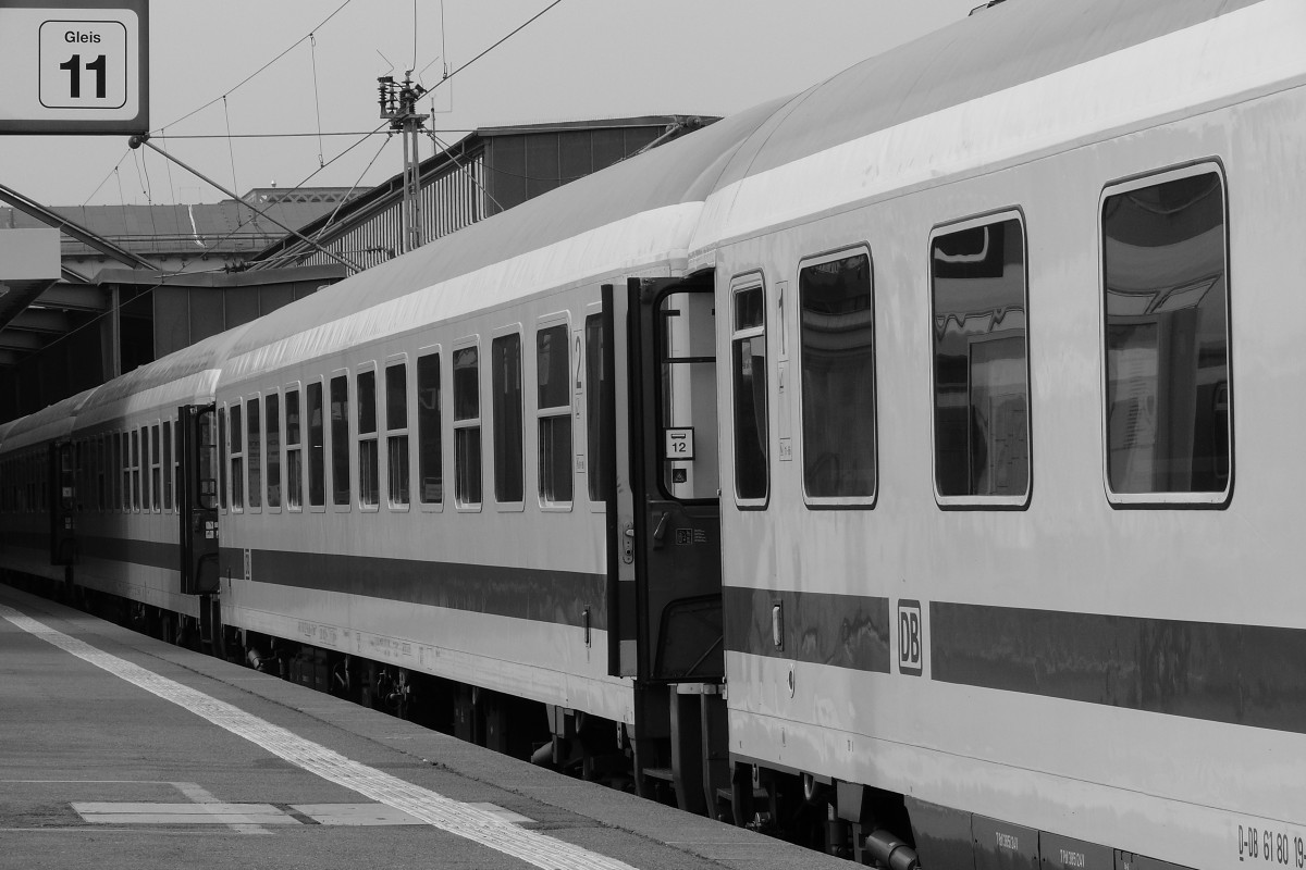 Impression vom IC nach Saarbrücken in Stuttgart. Anhand des Wagenparks vielleicht schon bald Vergangenheit.