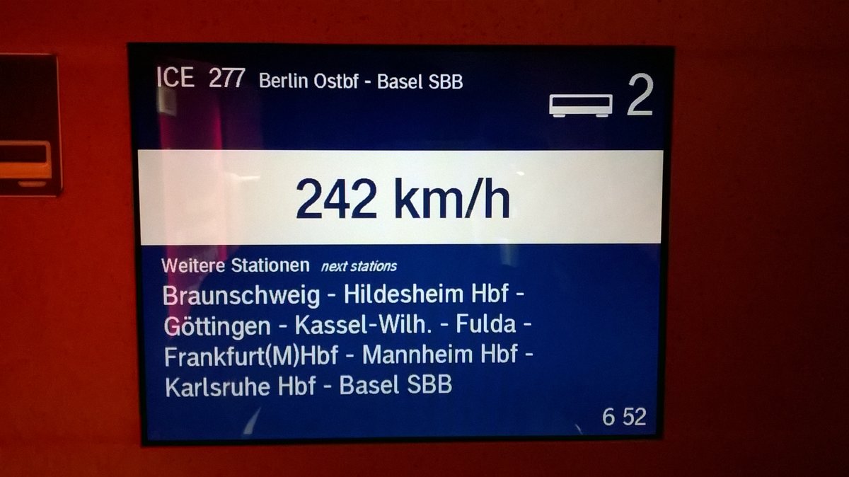 Infodisplay im Wagen 2 des ICE277 von Berlin-Ostbahnhof nach Basel SBB am 12.02.2017