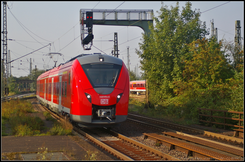 Inzwischen sind die mit modifizierten Kopf ausgestatten Alstom Coradia Continental fr die DB S-Bahn Rhein-Ruhr auf Testfahrt. Am 05.09.2014 ist es 1440 314-1 auf dem Weg nach Norden durch Uelzen (NVR-Nummer 94 80 1440 314-1 D-DB)
