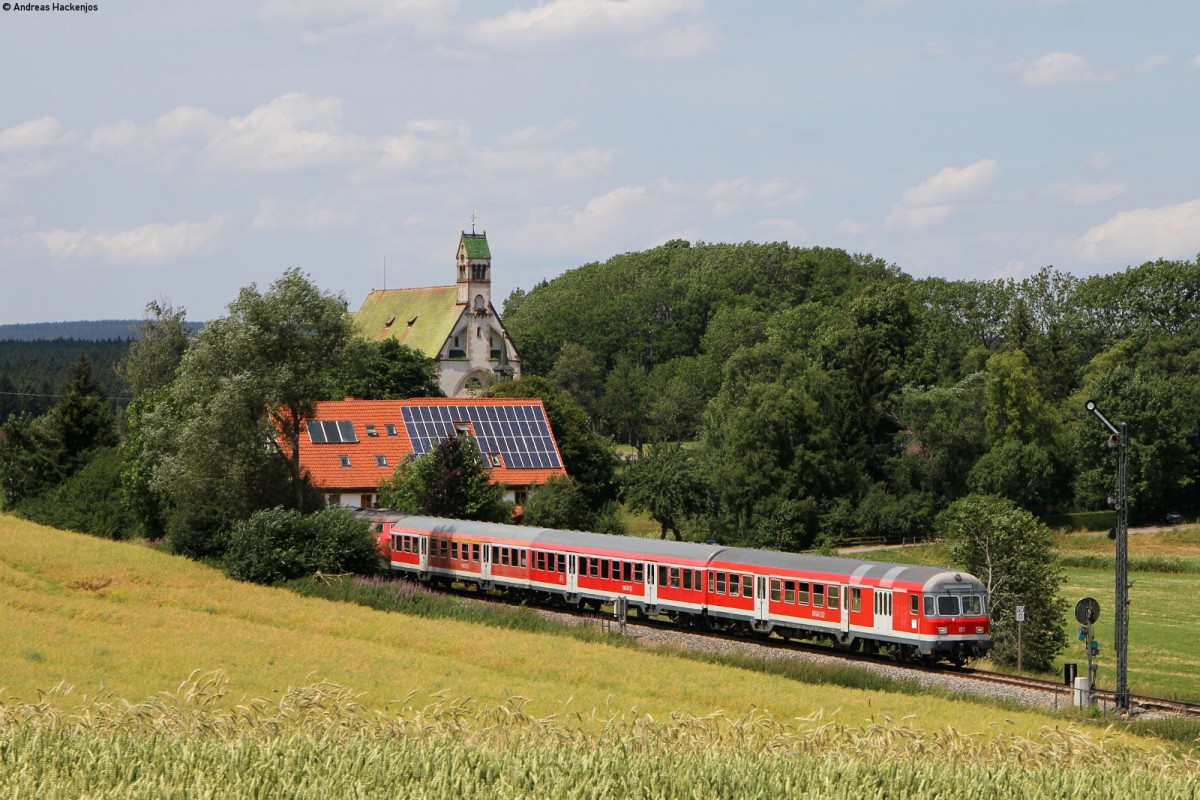 IRE 3215 (Neustadt(Schwarzw)-Ulm Hbf) mit Schublok 218 431-9 bei Löffingen 11.7.15