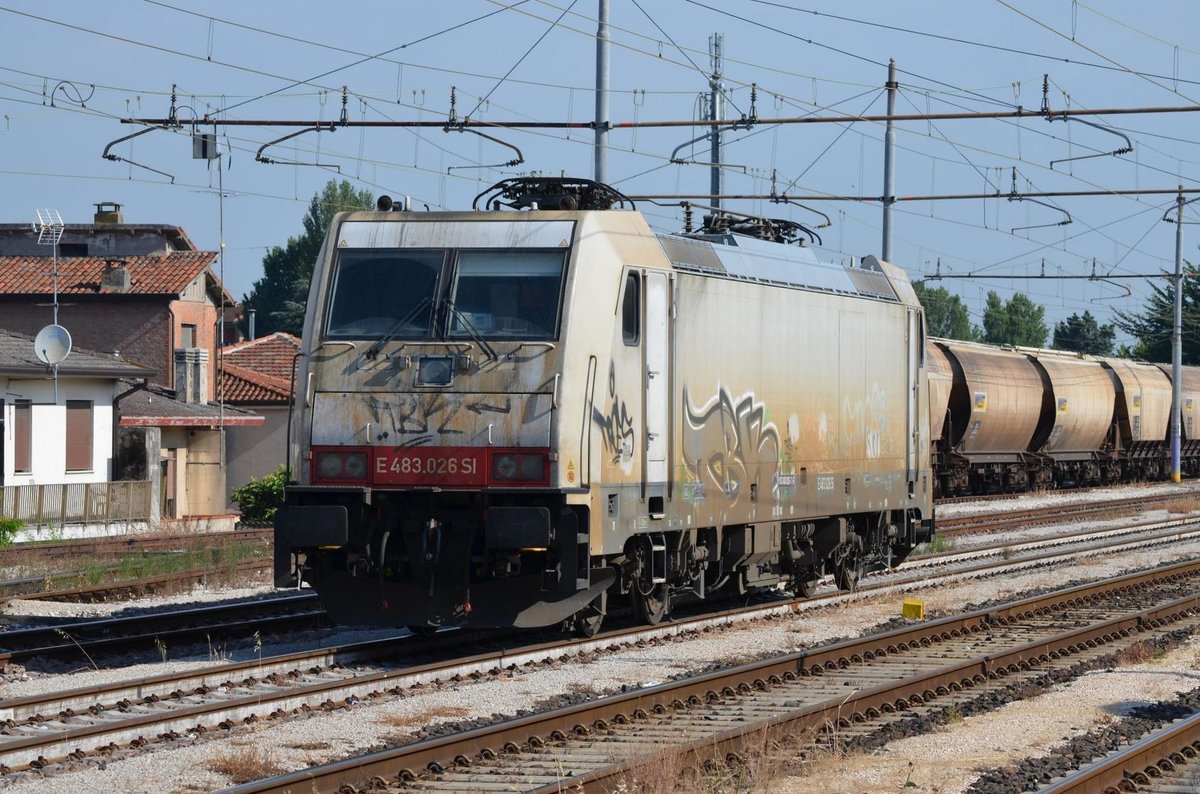 Italien: E483.026 SI - Sistemi Territoriali S.p.A. (483 026-7) in Rovigo 07.06.2017 