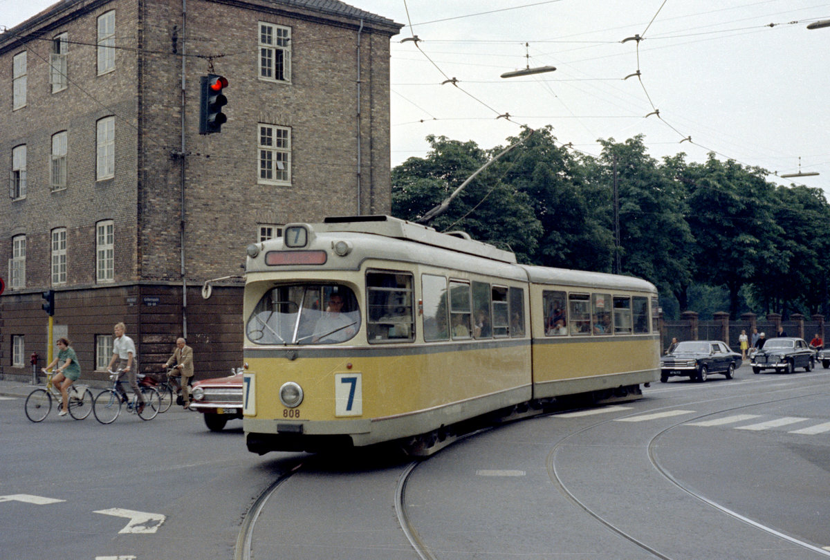 København / Kopenhagen Københavns Sporveje SL 7 (DÜWAG/Kiepe-GT6 808) København K, Gothersgade / Nørre Voldgade am 6. August 1969. - Scan eines Farbnegativs. Film: Kodak Kodacolor X.