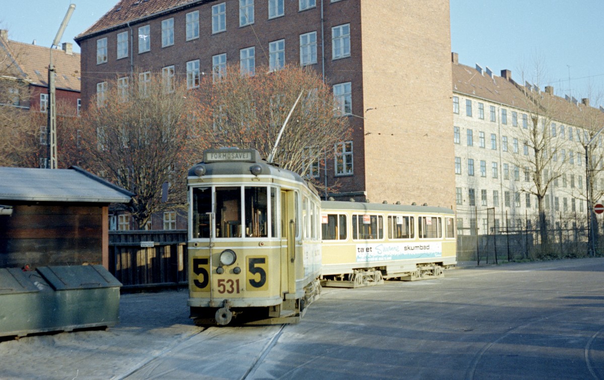 København / Kopenhagen Københavns Sporveje SL 5 (Tw 531 + Bw 15xx) Betriebshof Sundby im Dezember 1968. - Scan von einem Farbnegativ. Film: Kodacolor X. 