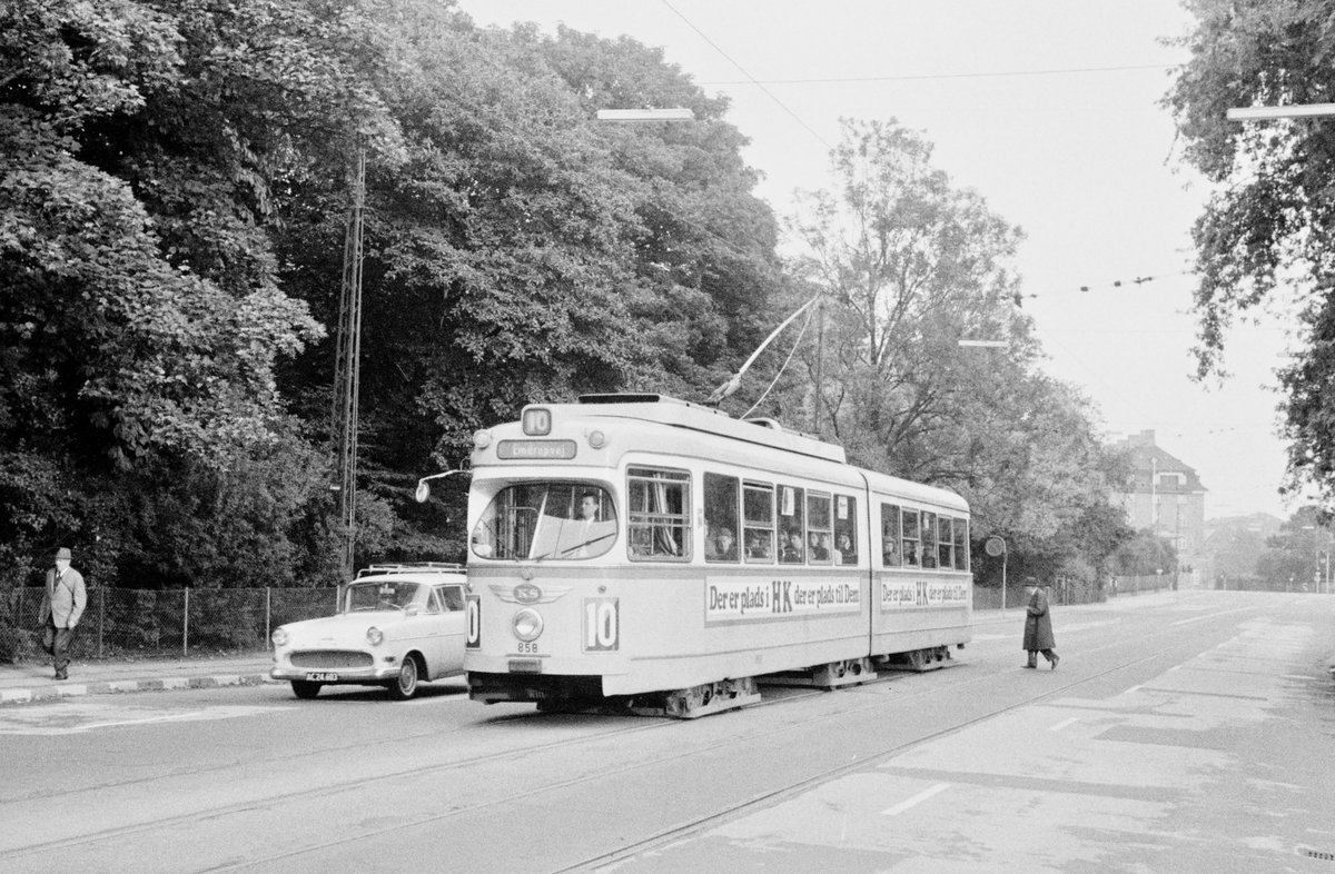 København / Kopenhagen SL 10 (DÜWAG-GT6 858) Stadtzentrum, Sølvgade im September 1968. - Scan von einem S/W-Negativ. Film: Ilford HP4.