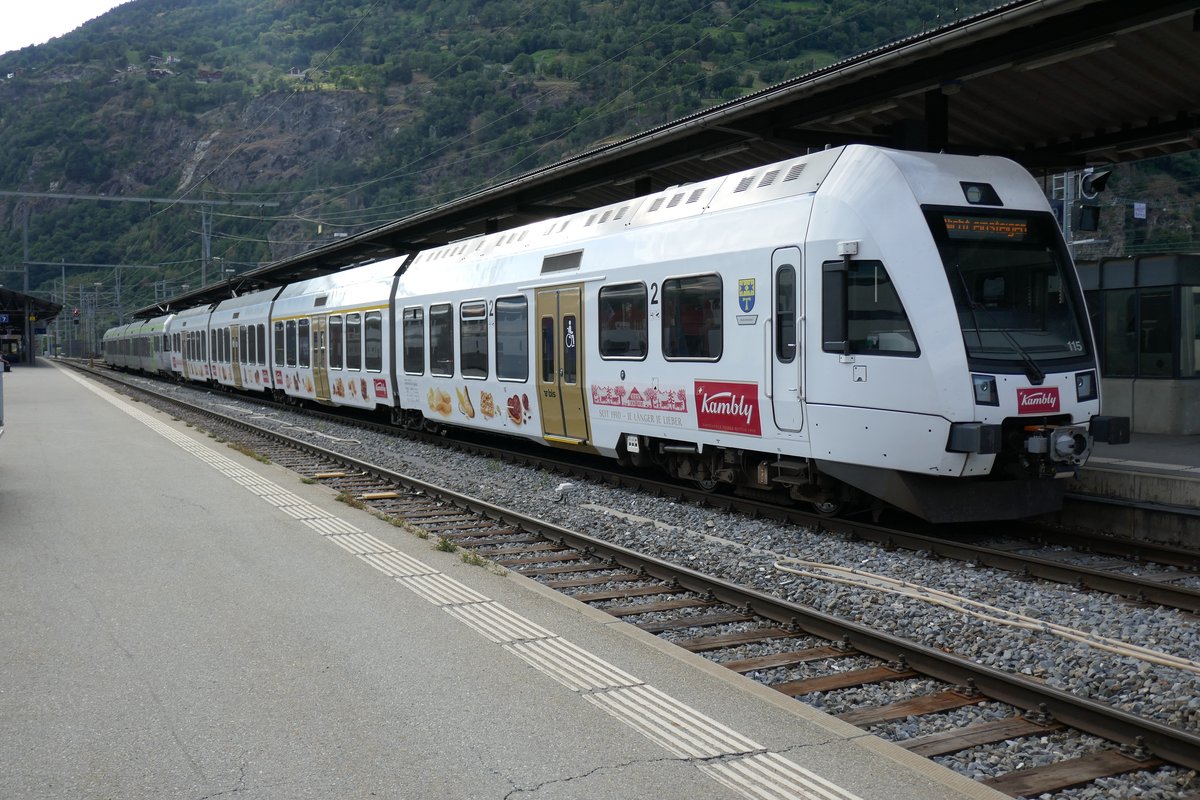 Kambly-Lötschi 115  Trubschachen 2  ist gerade eben mit Lötschi. 124  Eggerberg  von Domodossola zurückgekehrt, am 23.7.18 in Brig.