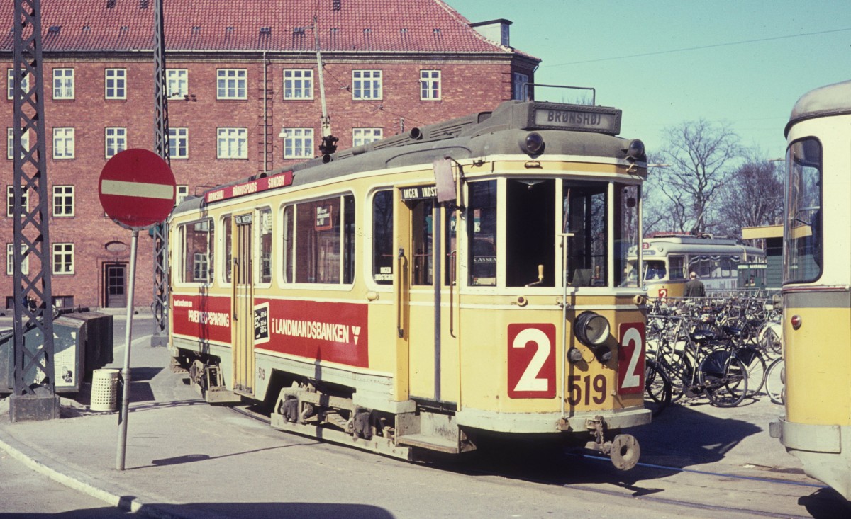 Kbenhavn / Kopenhagen KS SL 2 (KS-Grossraumtriebwagen 519) Sundbyvester Plads im Mrz 1969.