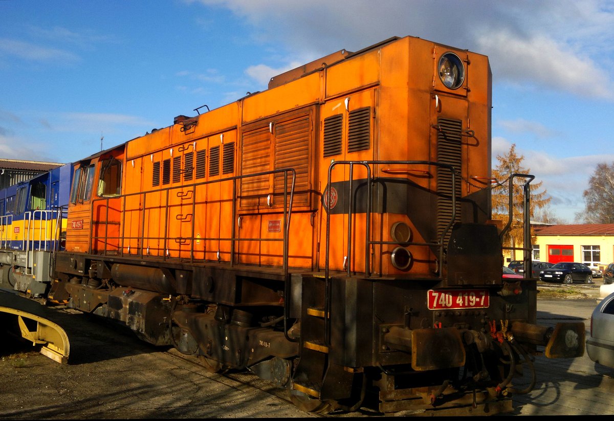 Kovošrot Praha 740 419-7 mit Motor CKD K6S 230DR (Baujahre 1987)am 28.11.2016 in Kladno Lok-Werkstatt KDS.