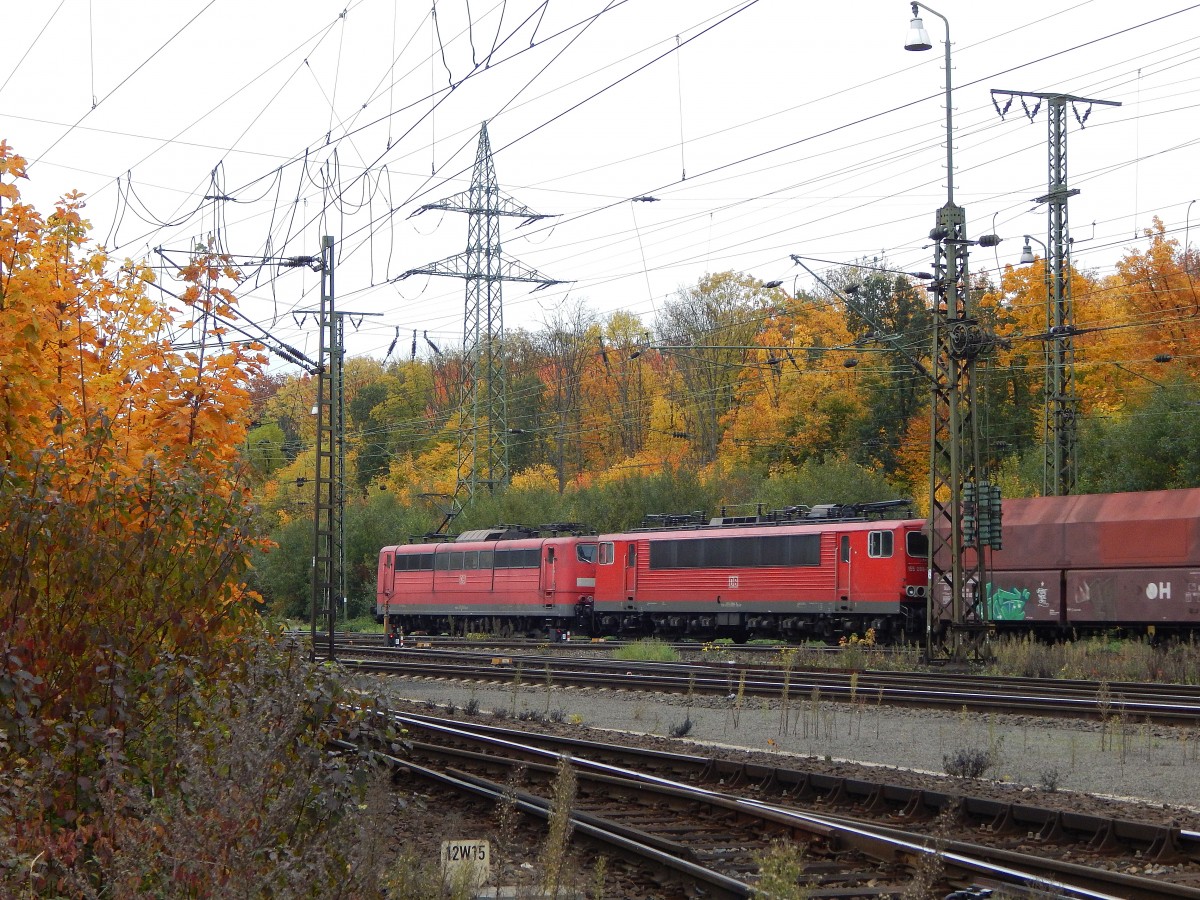 Kurz vor Ende kam dann noch ein 3ter Güterzug mit unbekannten 151 aber hier diesmal eine 155er im Schlepp durch Gremberg gefahren.

Gremberg 24.10.2015