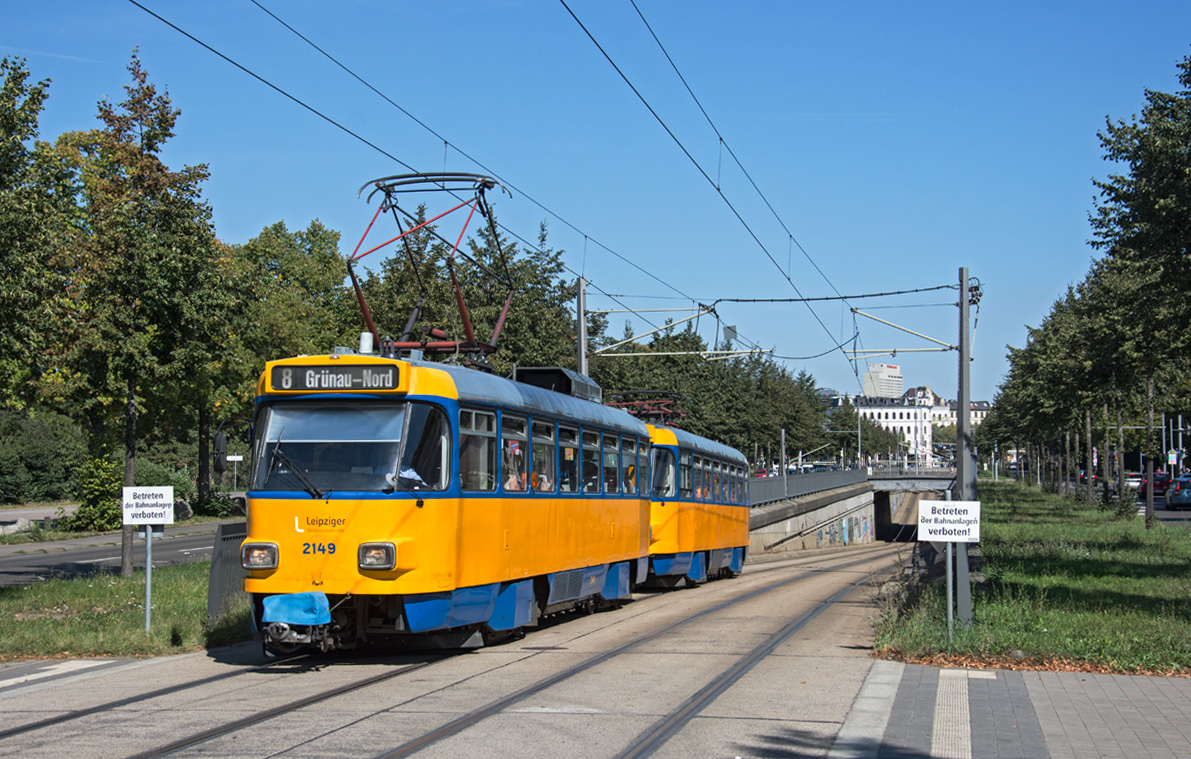 Leipzig T4D-M 214 + 2066 als Linie 8 im Sportforum Süd, 29.08.2017. 