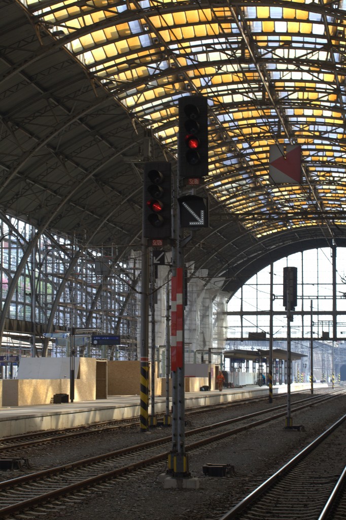 Lichtsignale in der Halle Praha hln. 24.04.2015  15:46 Uhr.