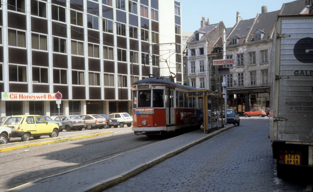 Lille SNELRT / COTRALI SL T (Tw 520) Stadtmitte im Juni 1982.