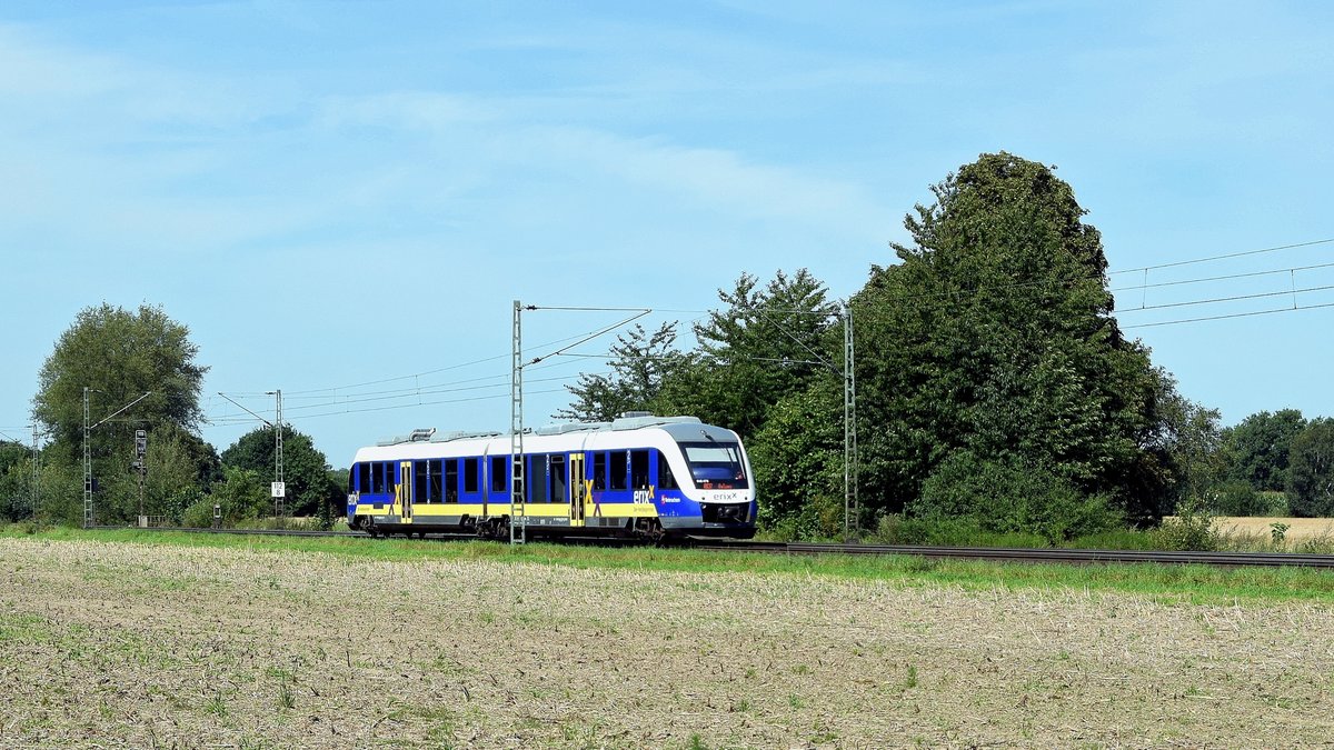 LNVG 648 478/978, vermietet an erixx: Der Heidesprinter (VT 648 478) fährt als RB 37 (83009) Bremen Hbf - Uelzen am 23.08.17 durch Bremen-Mahndorf. 