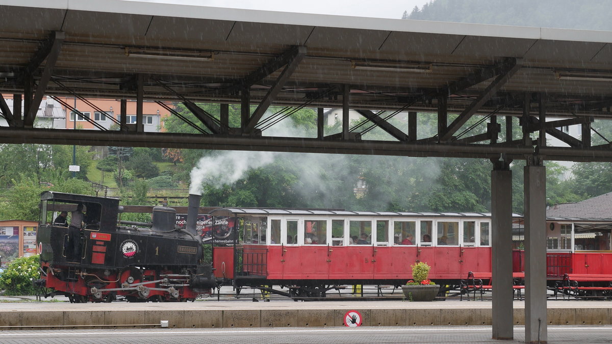 Lok 1 THEODOR / WIESING der Achensee-Dampf-Zahnradbahn nach Seespitz bei Ausfahrt aus Jenbach; 13.06.2018 
