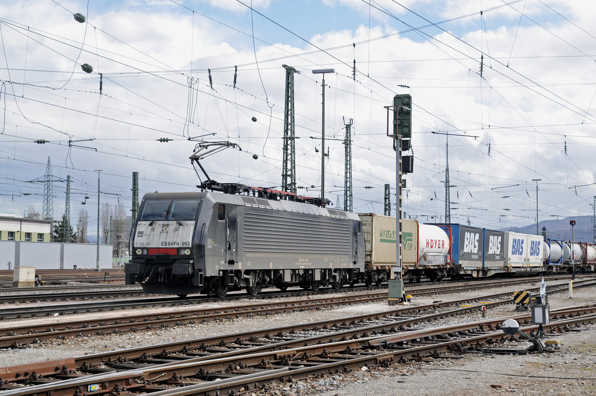 Lok 189 093-8 durchfährt den Badischen Bahnhof. Die Aufnahme stammt vom 16.03.2018.
