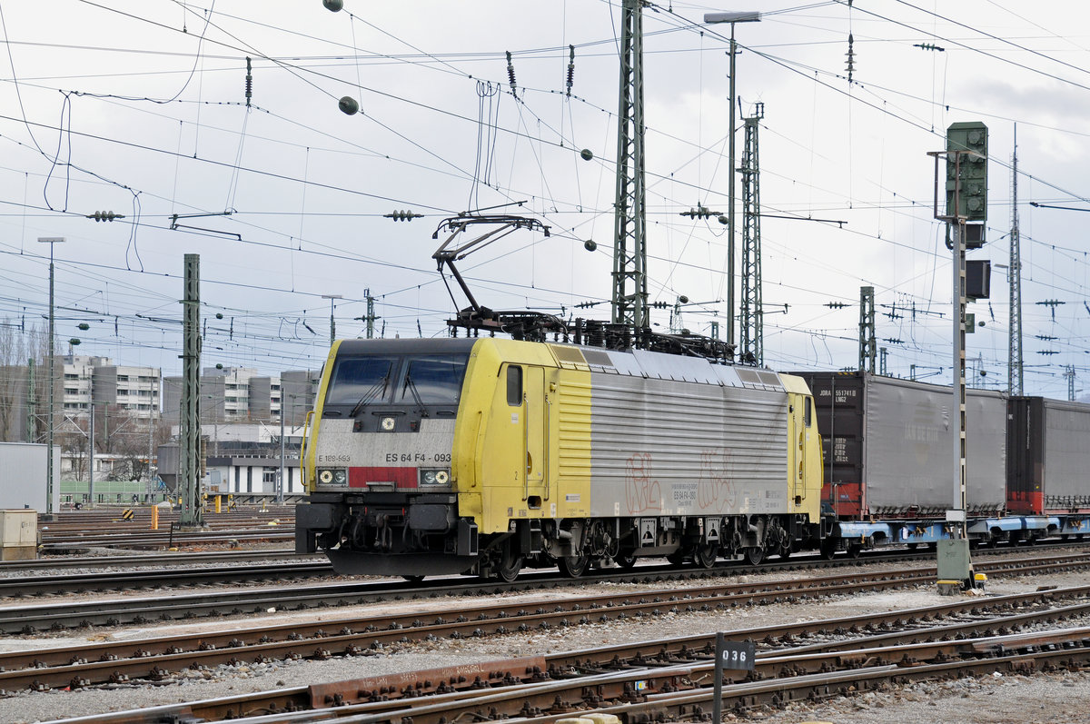 Lok 189 993-9 durchfährt den Badischen Bahnhof. Die Aufnahme stammt vom 16.03.2018.