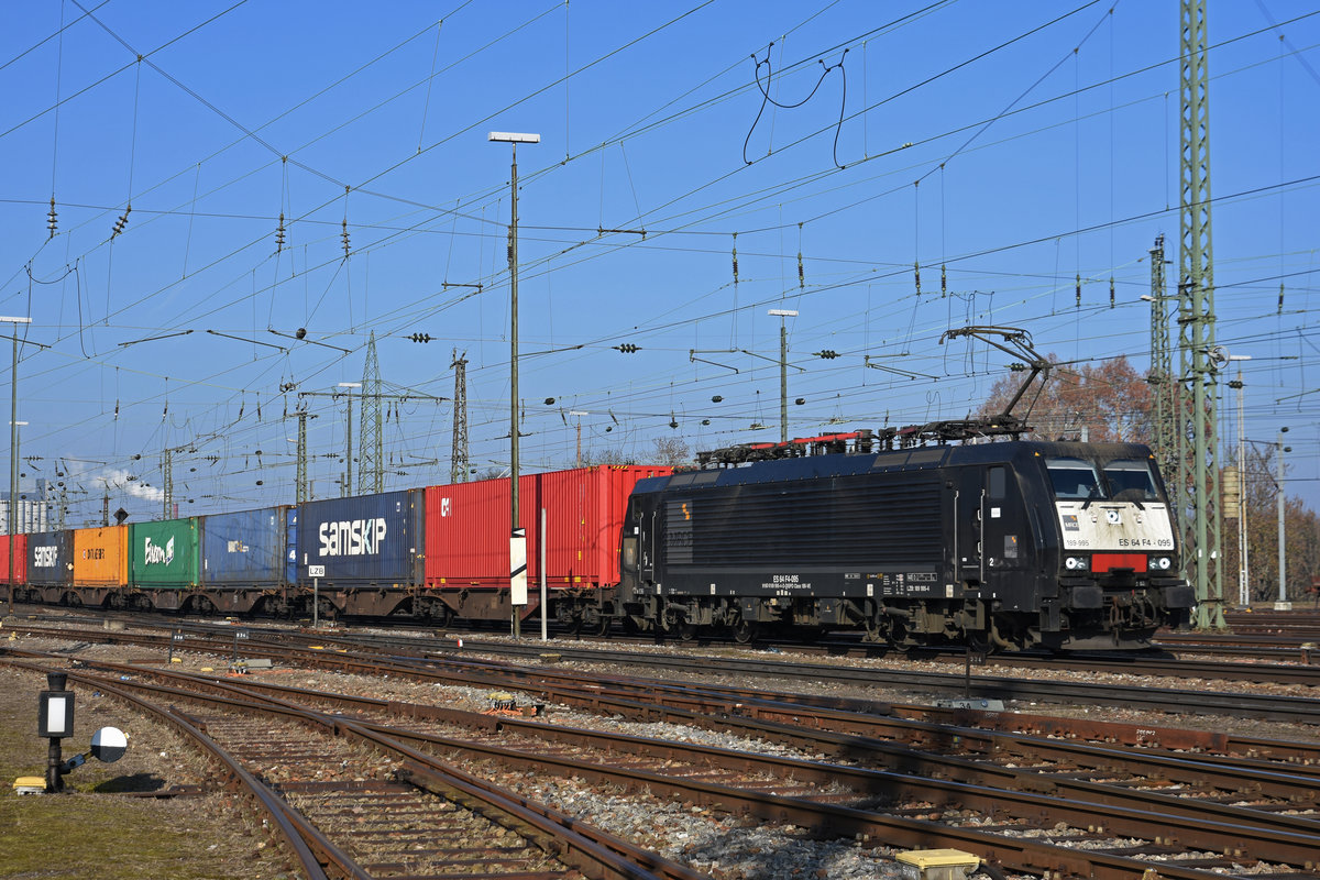 Lok 189 995-4 durchfährt den badischen Bahnhof. Die Aufnahme stammt vom 05.02.2019.