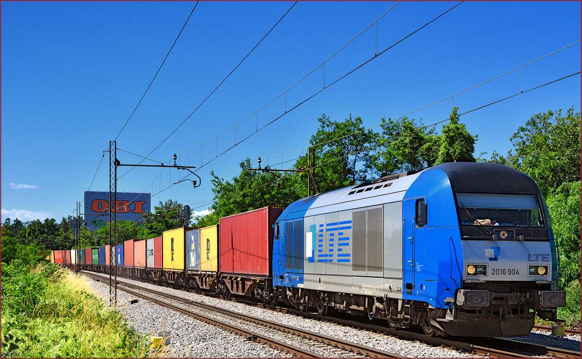 LTE 2016 904 zieht Containerzug durch Maribor-Tabor Richtung Norden. /17.6.2016