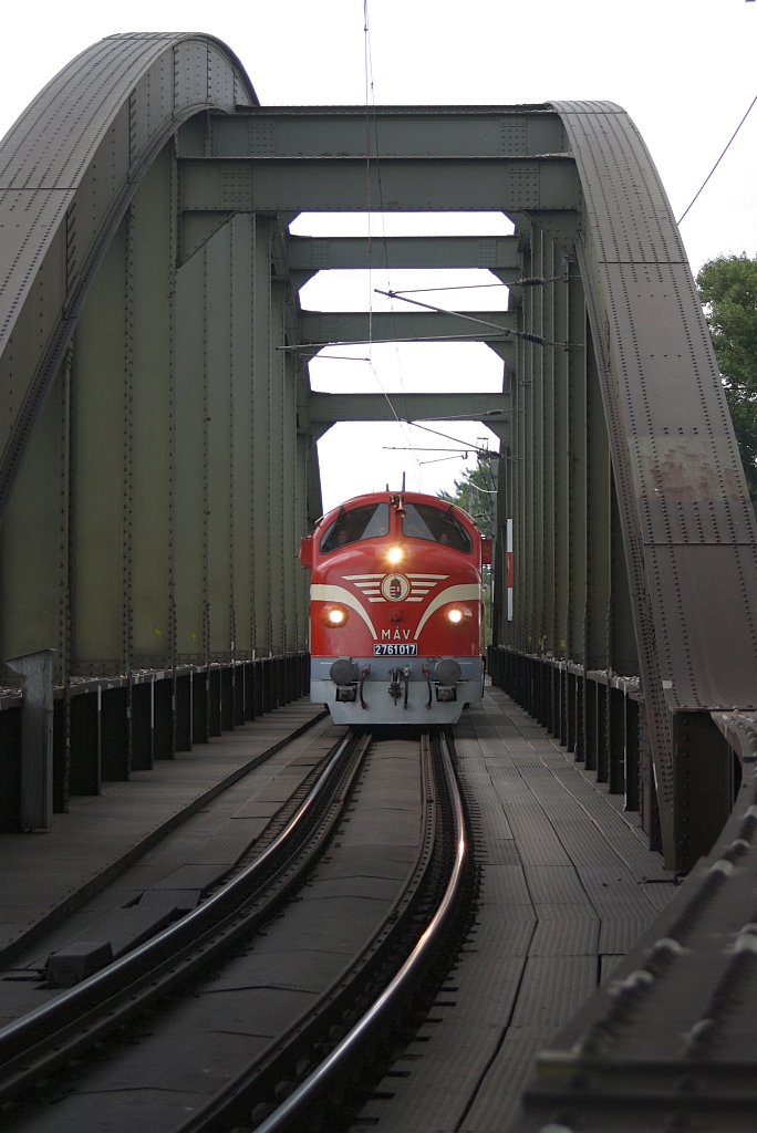 MAV 2761 017-9 am 20.Juni 2015 auf der Brücke über den Donaukanal bei Nussdorf.