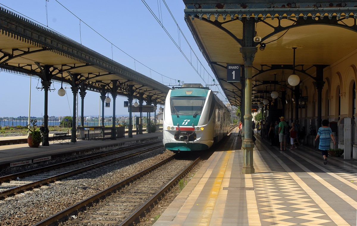 ME 068 Trenitalia in Taormina-Giardini. Aufnahmedatum: 2. Juli 2013.