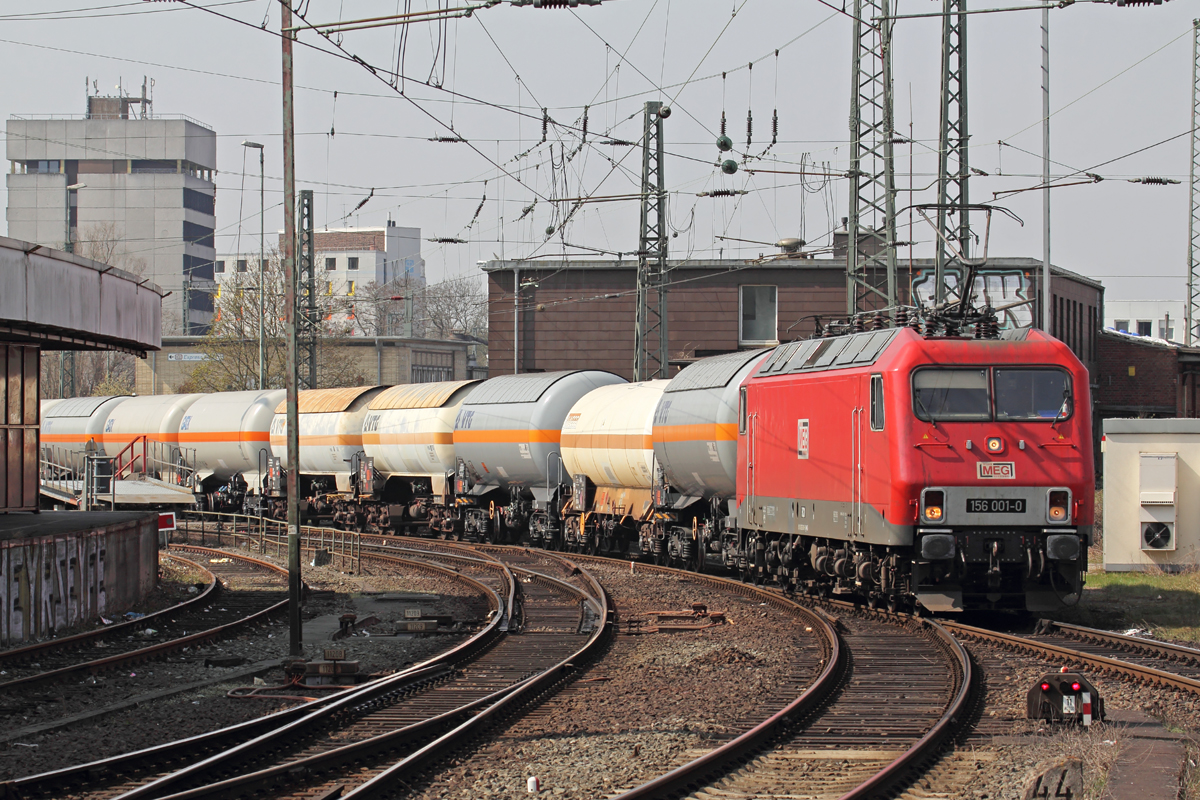 MEG 801 (156 001-0) durchfährt Bremen Hbf. 10.4.2018