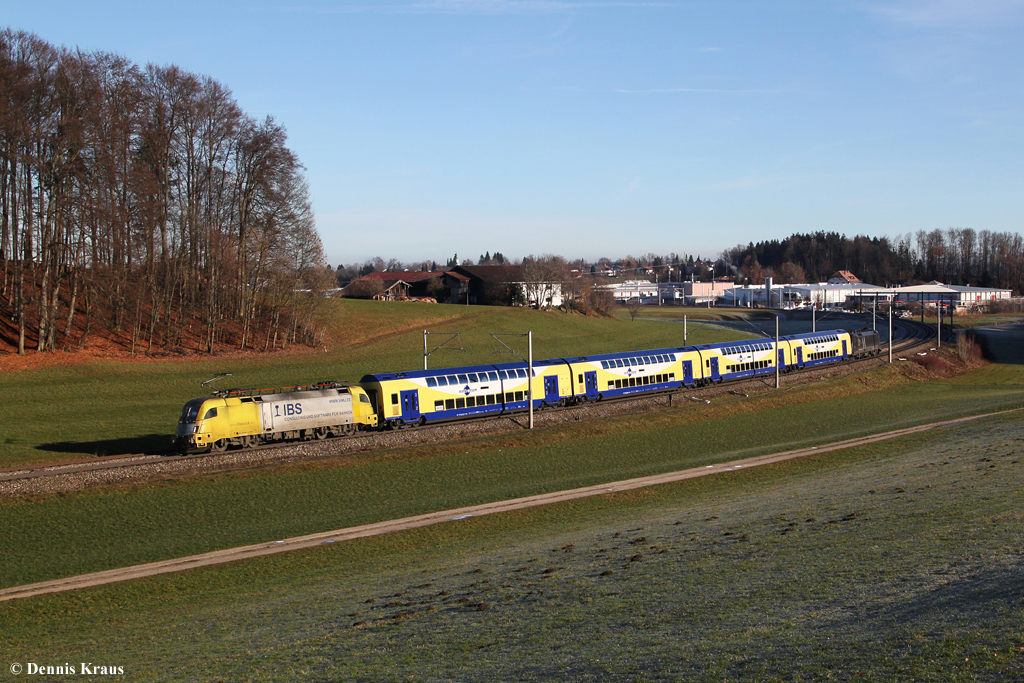 Meridian Ersatzzug mit 182 596 und Metronom Wagen am 21.12.2013 bei Axdorf.