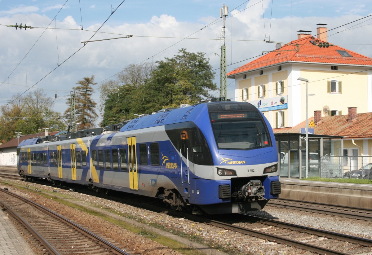 Meridian ET 352 als DLr 79293 (Rosenheim–Prien) am 20.10.2014 in Bad Endorf