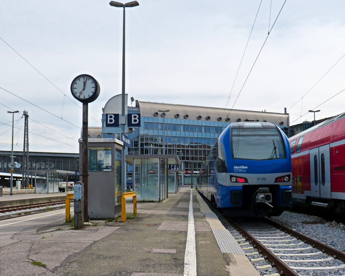 Meridian ET 356 am Gleis 7/8 München Hbf am 04.09.2016. Zu der Zeit begann die Ertüchtigung der Bahnsteige im Holzkirchener Flügelbahnhof, die immer noch im Gang sind.
