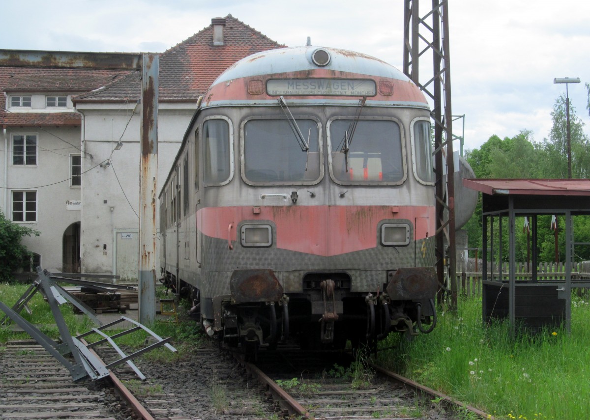 Messwagen 60 80 99-33 001-1 steht am 11. Mai 2014 im Bahnpark Augsburg ausgestellt.