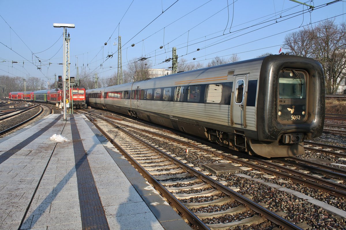 MFA5092 wird am 10.2.2018 als IC386 nach Århus H im Hamburger Hauptbahnhof bereitgestellt. 