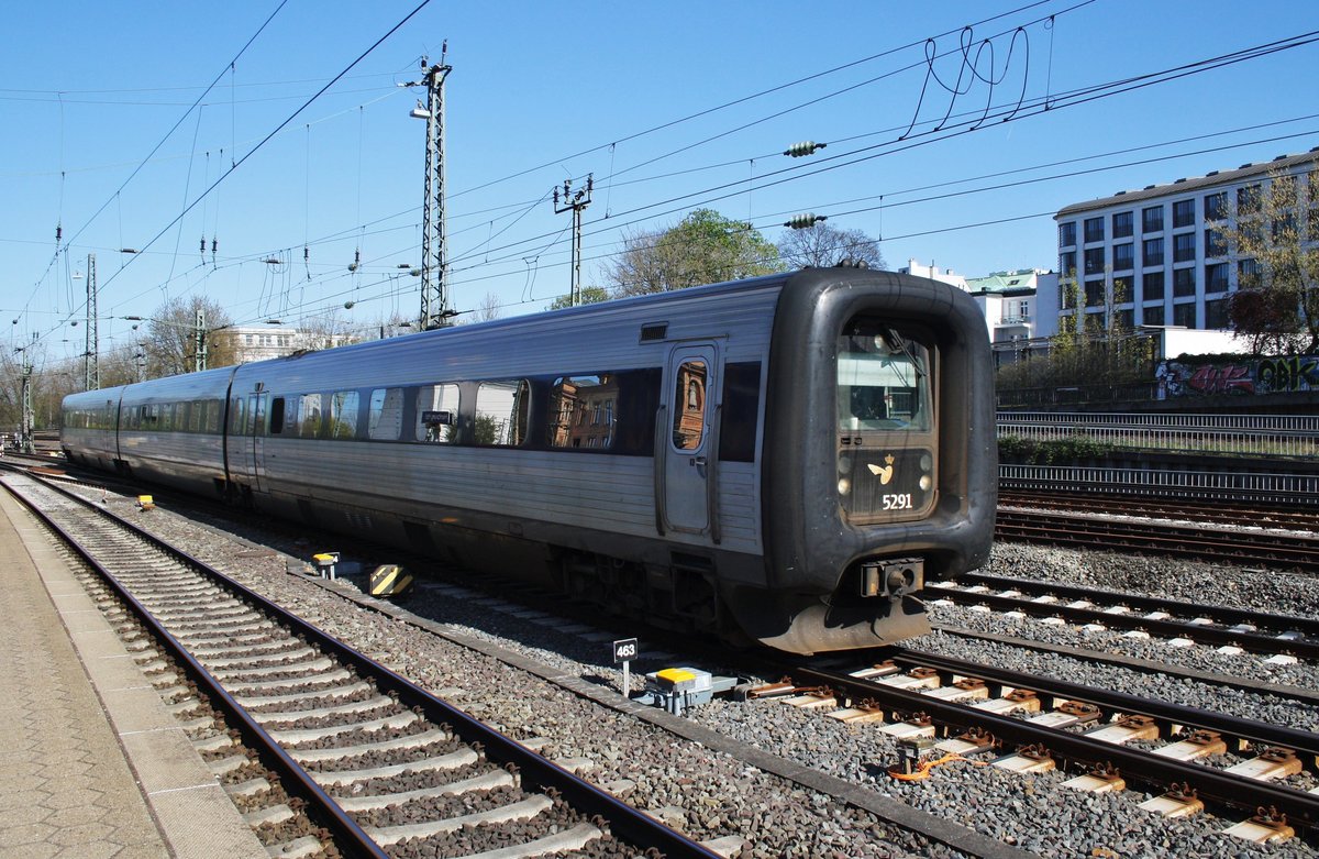 MFB5291 wird am 21.4.2016 als IC386 nach Aalborg st im Hamburger Hauptbahnhof bereitgestellt.