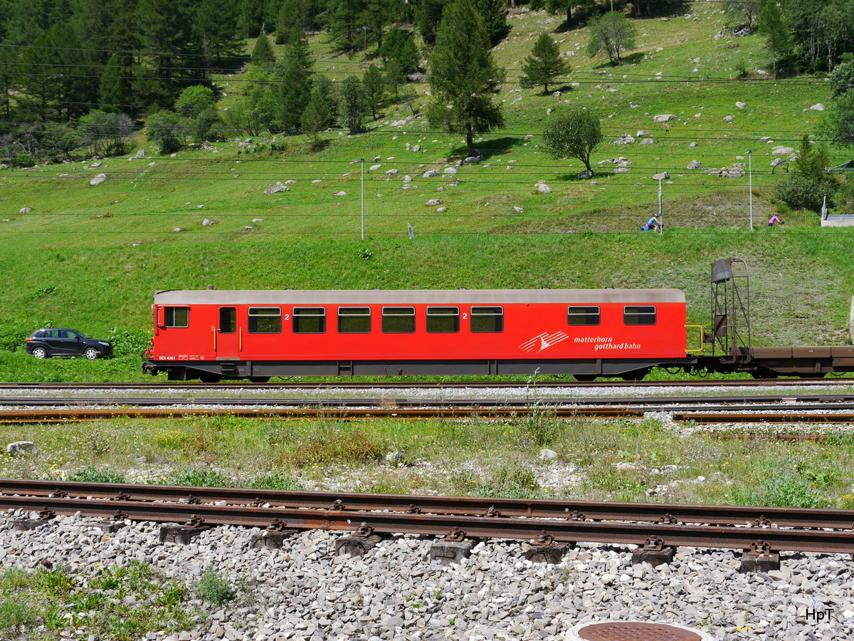 MGB - Steuerwagen BDt 4361 des Autozuges im Bahnhofsareal von Oberwald am 04.08.2017