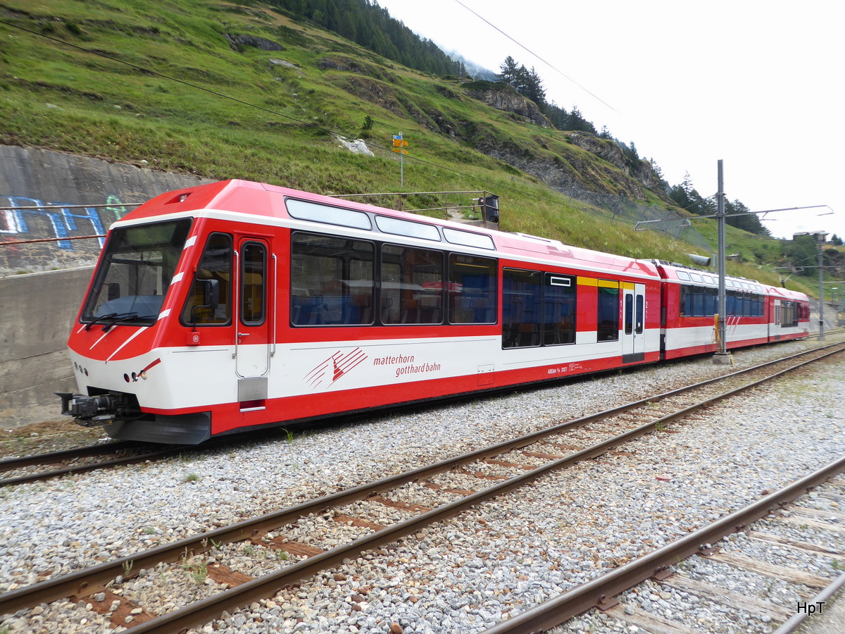 MGB - Triebzug  ABDeh 4/8 2027 abgestellt in Zermatt am 23.07.2016