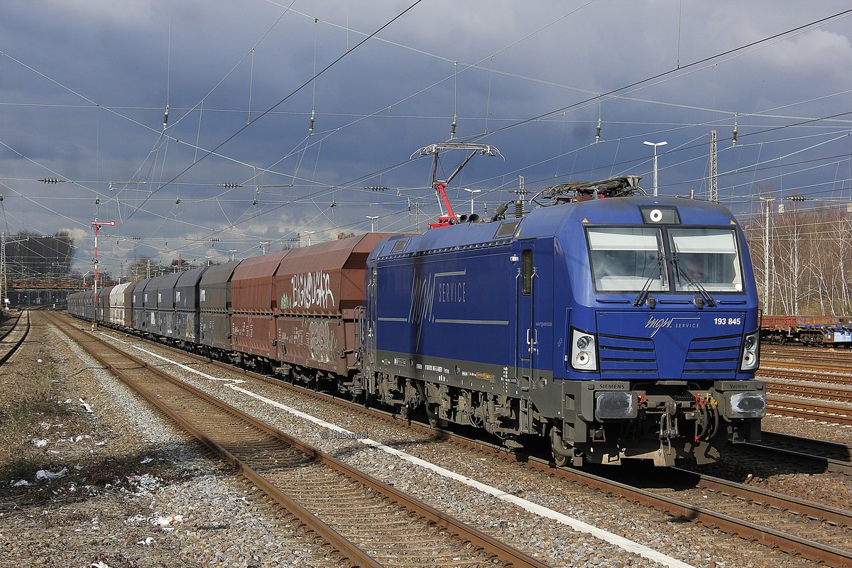 MGW 193 845 mit einem Kohlezug in Düsseldorf Rath am 23.03.2016.