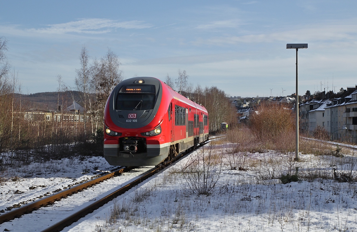 Mit dem RE 52 von Lüdenscheid nach Dortmund kommt 632 105 am 01.02.2019 fährt 632 105 am 01.02.2019 in Hagen-Oberhagen ein