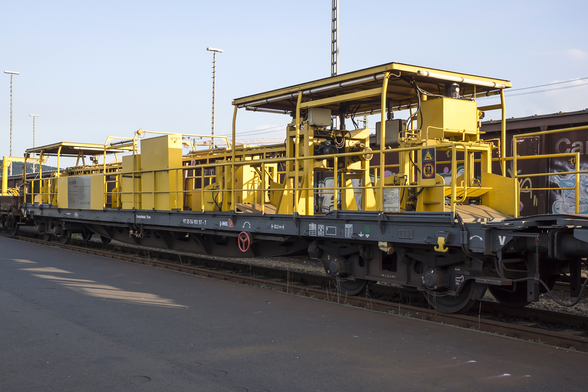 Modul (97 35 54 901 57-7 D-VMRS) eines Gleisbauzugs. Montabaur, 03.10.2014

Fotostandort öffentlich zugänglich