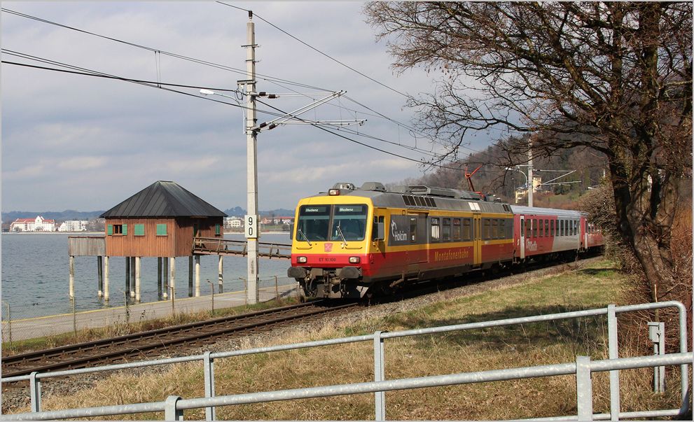 Montafonerbahn Triebwagen 10.108 unterwegs als REX 5581 (Lindau Hbf-Bludenz) zwischen Lochau und Bregenz. 3.3.14