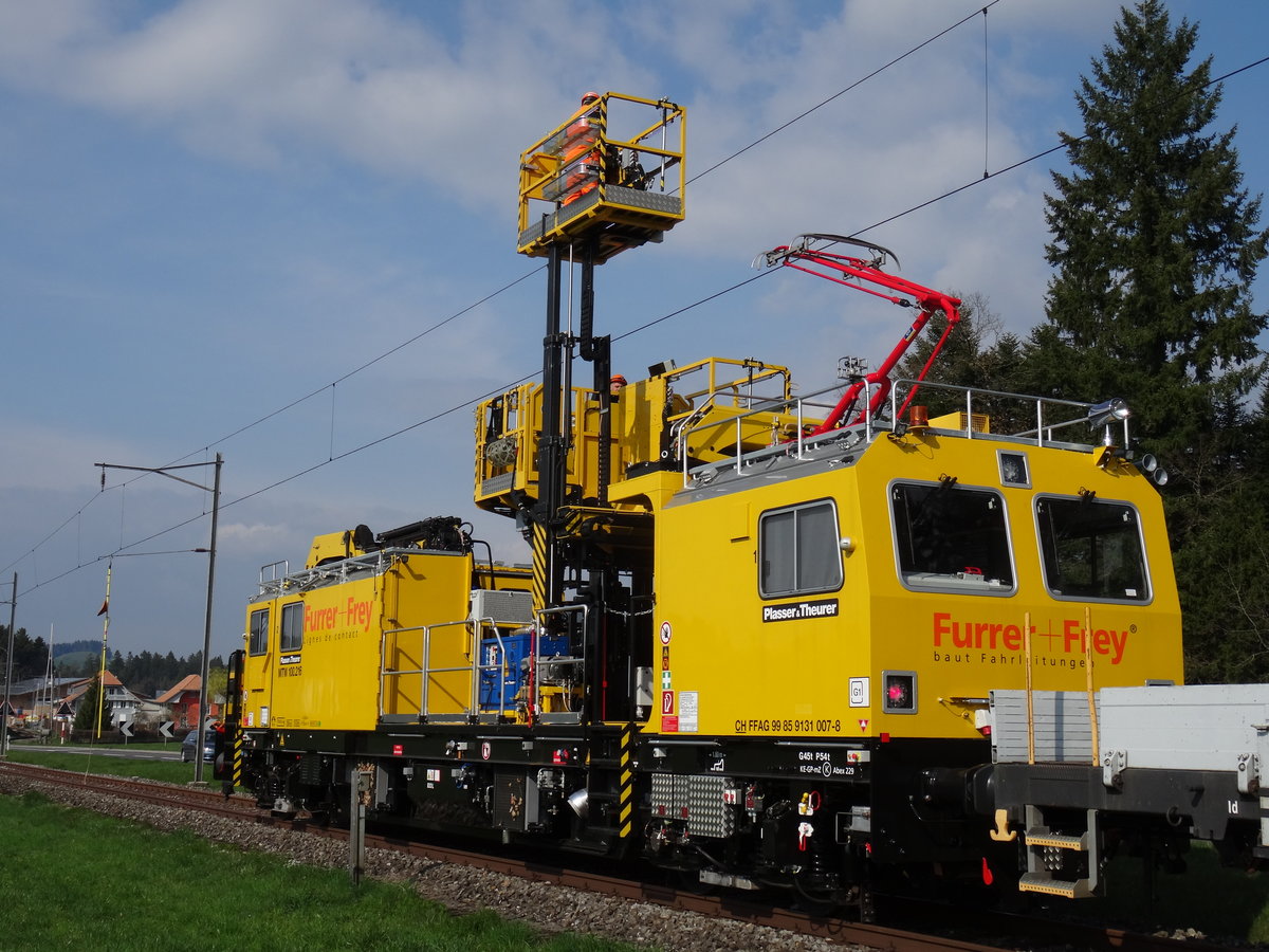 Motorturmwagen MTW100.216 (CH_FFAG 99 85 9131 007-8) anlässlich Testfahrten auf dem Streckennetz der ETB.