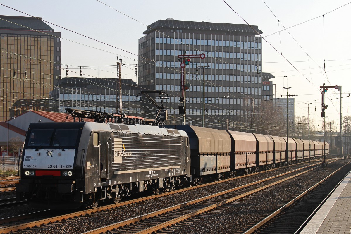 MRCE Dispolok/NIAG ES 64 F4-289 am 5.3.14 mit einem leeren Kohlewagenzug nach Moers Gbf in Düsseldorf-Rath.